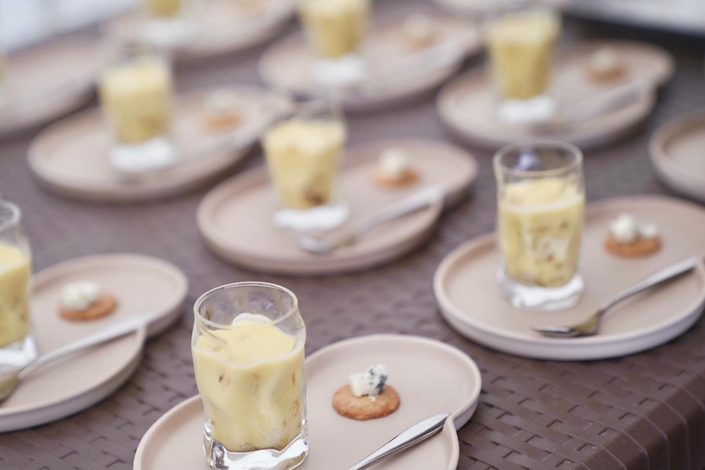 .A special event held by #VeuveClicquot in Hokkaido, Japan..7.10,11 MHD× mélimélo.@cheffhiro.Corn soup.@veuvecliquot@melimelo_sapporo____________________2F, 11, Nishi 3Chome, Minami 3Jo,Chuo-ku, Sapporo, HOKKAIDO,060-0063 Japanmeli melowww.melimelo-sapporo.com#melimelo #gourmet #michelin#sapporo #hokkaido #ig_hokkaido#札幌フレンチ #フレンチレストラン#北海道 #札幌 #北海道グルメ #札幌グルメ#홋카이도 #홋카이도여행 #맛집